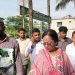 নবনির্মিত সড়কে ড্রেজার পাইপ, ভেঙে ফেলার নির্দেশ