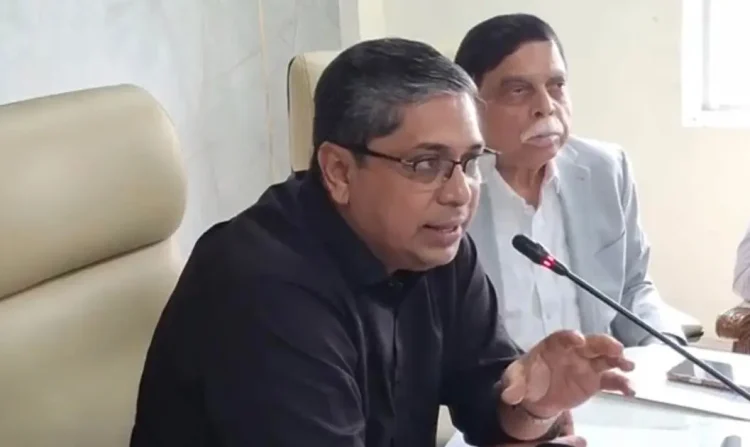 সৌর বিদ্যুতে ব্যাটারি রিচার্জ না করলে রিকশার রেজিস্ট্রেশন নয়- প্রতিমন্ত্রী শাহে আলম