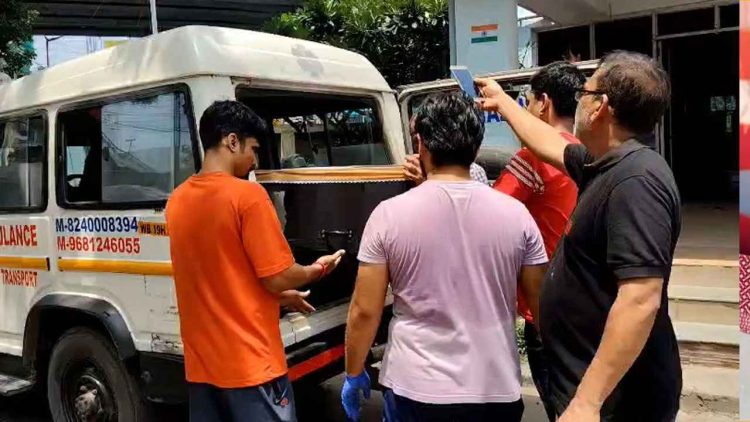 অগ্নিকাণ্ডে নিহত ৫ বাংলাদেশির মরদেহ নিয়ে দেশের পথে স্বজনরা