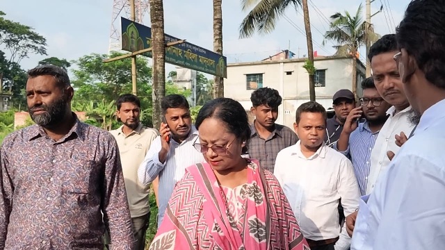 অবৈধ ড্রেজার পাইপ ভেঙে ফেলার নির্দেশ বরিশাল সিটি প্রশাসকের
