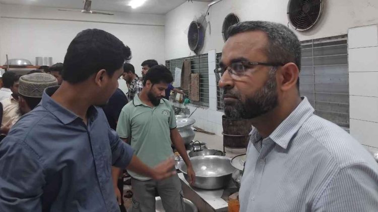 আহত শিক্ষার্থীদের দেখতে গিয়ে হাসপাতালে অবরুদ্ধ ২ শিক্ষক