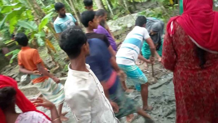 ইউএনও’র নির্দেশ উপেক্ষা, বিএনপি নেত্রীর জমি দখল করে রাস্তা নির্মাণের অভিযোগ