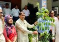 এডিপির অর্থায়নে মান্দায় গাছের চারা, সিলিং ফ্যান ও নেবুলাইজার সলিউশন বিতরণ
