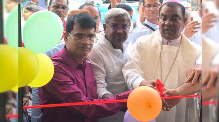 গৌরনদীতে ক্যাথলিক চার্চ মার্কেটের শুভ উদ্বোধন