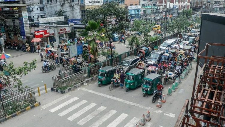 ঢাকার ৫০ ট্রাফিক সিগনাল পয়েন্টে বসছে এআই ক্যামেরা