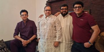 দীর্ঘদিন পর একসঙ্গে নব্বই দশকের পর্দা কাঁপানো ৪ তারকা