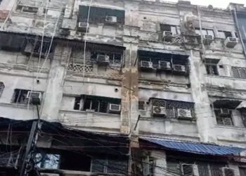 দেশে এলো অগ্নিকাণ্ডে নিহত ৬ বাংলাদেশির লাশ