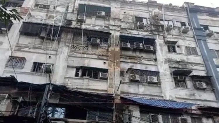 দেশে এলো অগ্নিকাণ্ডে নিহত ৬ বাংলাদেশির লাশ
