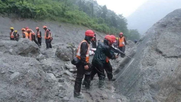 নেপালে বন্যায় নিখোঁজ দুই শতাধিক শিক্ষার্থী, ক্ষতিগ্রস্ত ১৯ স্কুল