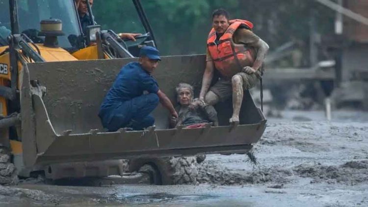 নেপালের ভয়াবহ বন্যার জানা গেল মূল কারণ