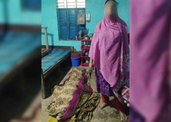 নোয়াখালীতে গৃহবধূকে গলা কেটে হত্যা, আটক ১