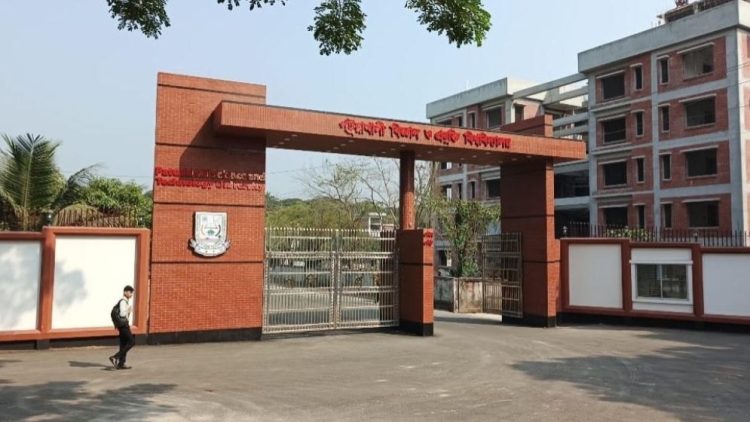 পটুয়াখালীতে র্যাগিংয়ে অসুস্থ হয়ে হাসপাতালে শিক্ষার্থী