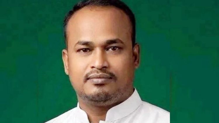 পাবনায় স্বেচ্ছাসেবক নেতাকে লক্ষ্য করে গুলির পর কুপিয়ে জখম