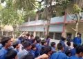 প্রধান শিক্ষককে লাঞ্ছিতের প্রতিবাদে শিক্ষার্থীদের বিক্ষোভ