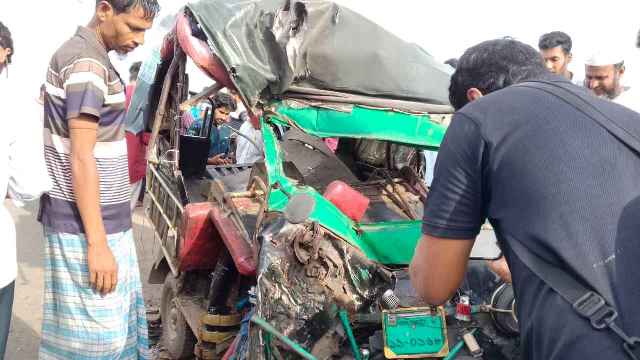 বরিশালে বাস-মাহিন্দ্রার সংঘর্ষে নিহত ১, ববি শিক্ষার্থীসহ আহত ৫