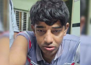 বরিশালে শিক্ষার্থীর মাকে বাড়িতে ডেকে ধর্ষণ, শিক্ষক গ্রেফতার