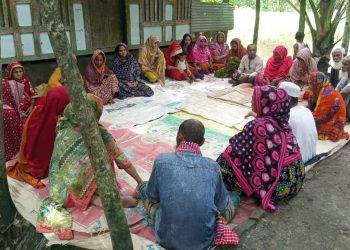 বাউফলে জলবায়ু পরিবর্তনের ঝুঁকি মোকাবেলায় উঠান বৈঠক