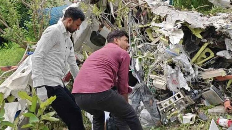 ভারতে প্রশিক্ষণ বিমান বিধ্বস্তের ঘটনায় ২ পাইলট নিহত