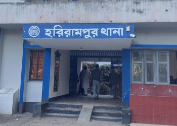 মানিকগঞ্জে ছিনতাইয়ের অভিযোগে পুলিশ কর্মকর্তা প্রত্যাহার