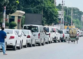 রাজধানীর উত্তরায় গ্যাস সংকটে বিপাকে যানবাহন চালকরা