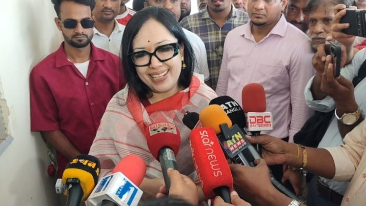 হাসিনার দেশে ফেরার ঘোষণা নিয়ে যা বললেন রুমিন ফারহানা