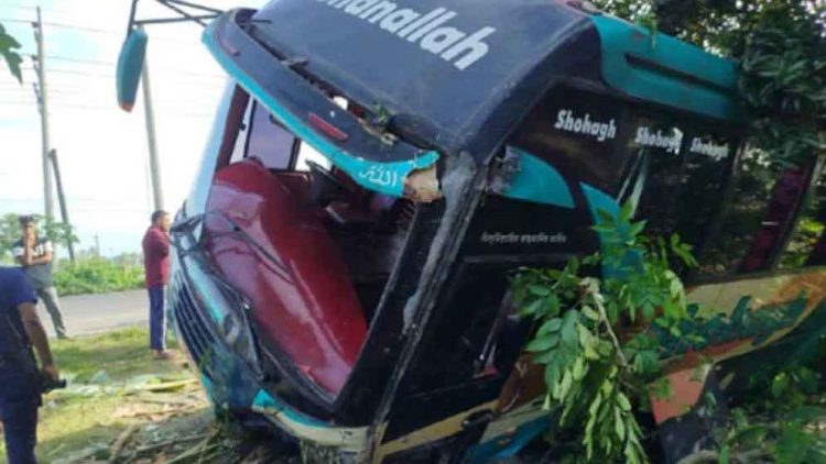 সাতক্ষীরায় বাসের ধাক্কায় পথচারী নিহত