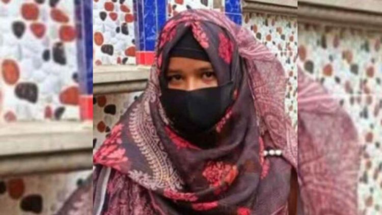 সিলেটে স্ত্রী স্বীকৃতির দাবিতে প্রেমিকের বাড়িতে তরুণীর অনশন