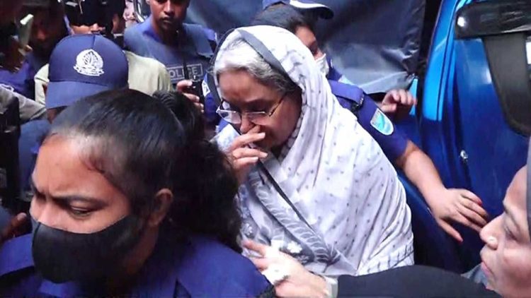 স্বামীকে অশ্রুসিক্ত নয়নে শেষ বিদায় জানালেন দীপু মনি
